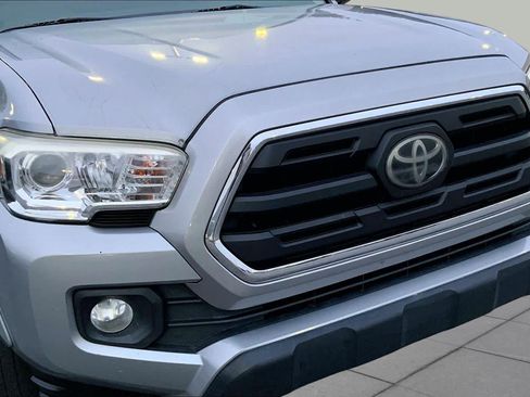 Used 2019 Toyota Tacoma SR5 RWD image 27