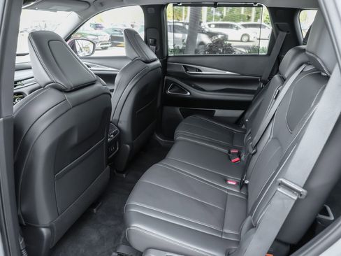 Certified 2026 INFINITI QX60 Luxe w/ Cargo Package FWD image 32