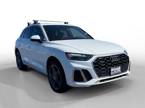 Used 2024 Audi Q5 e Premium w/ Convenience Package image 7