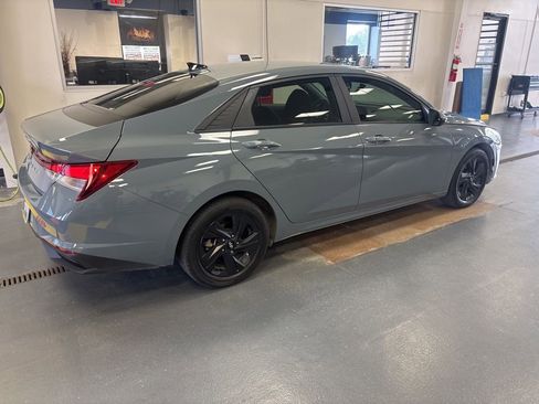 Used 2023 Hyundai Elantra SEL FWD image 6