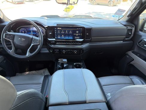 Used 2023 Chevrolet Silverado 1500 ZR2 w/ Technology Package AWD/4WD image 3