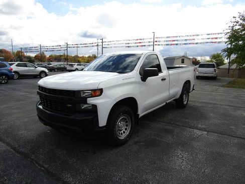 Used 2019 Chevrolet Silverado 1500 W/T w/ Trailering Package image 3