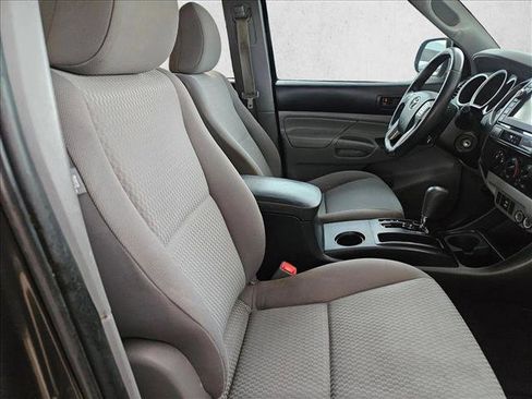 Used 2013 Toyota Tacoma PreRunner image 24