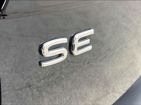 Used 2023 Volkswagen Tiguan SE R-Line FWD image 10