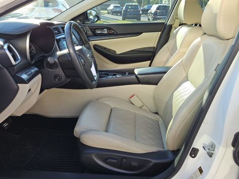 Used 2023 Nissan Maxima Platinum w/ Sport Mat Group FWD image 3