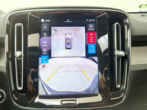 Used 2024 Volvo XC40 B5 Plus w/ Protection Package Premier AWD/4WD image 64