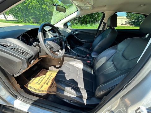 Used 2015 Ford Focus SE w/ Equipment Group 201A FWD image 12