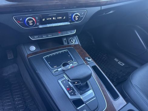 Used 2020 Audi Q5 2.0T Premium Plus w/ Premium Plus Package image 16
