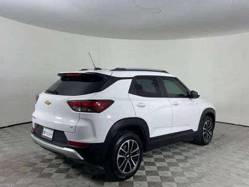 Used 2025 Chevrolet TrailBlazer LT FWD image 5