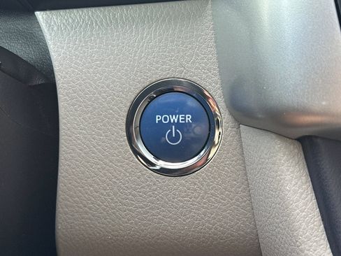 Used 2018 Toyota Highlander Limited image 29