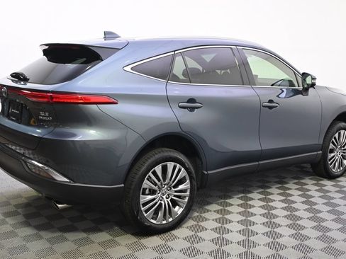 Used 2022 Toyota Venza XLE AWD/4WD image 7