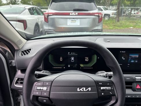 Used 2025 Kia K4 FWD image 33