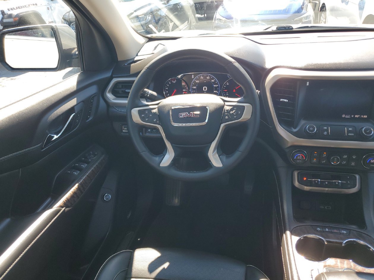 Used 2023 GMC Acadia Denali w/ Denali Ultimate Package FWD image 12