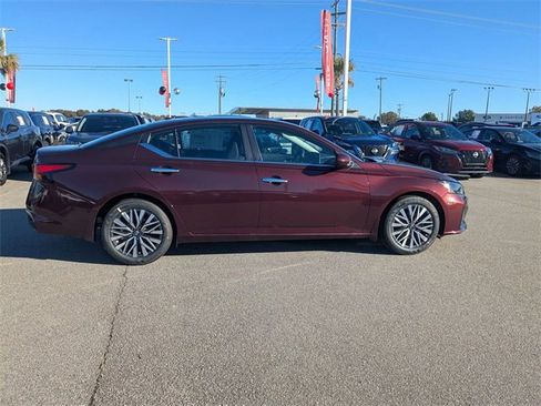 New 2025 Nissan Altima 2.5 SV w/ SV Premium Package image 2