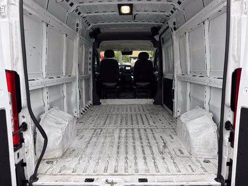 Used 2024 RAM ProMaster 2500 w/ Convenience Group FWD image 14
