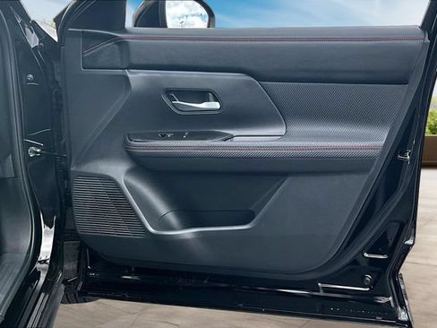 Certified 2025 Nissan Kicks SR AWD/4WD image 26