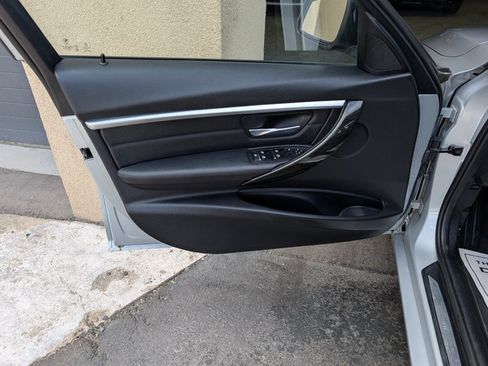 Used 2016 BMW 328i Sedan RWD image 18