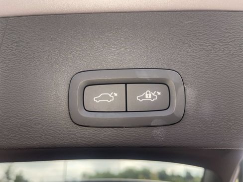 Used 2026 Volvo XC40 B5 Plus AWD/4WD image 7