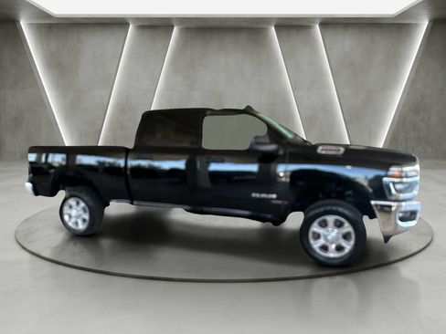 Used 2026 RAM 2500 Big Horn AWD/4WD image 4