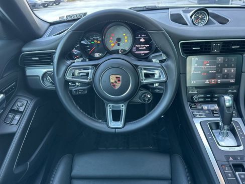 Certified 2017 Porsche 911 Carrera 4S image 14