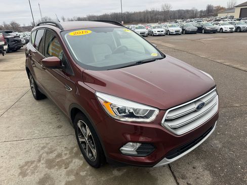 Used 2018 Ford Escape SEL image 3