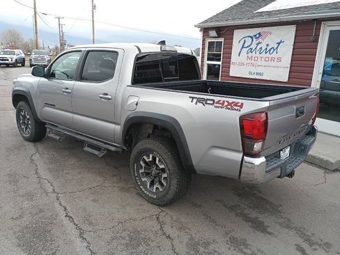 Used 2018 Toyota Tacoma TRD Off-Road image 4