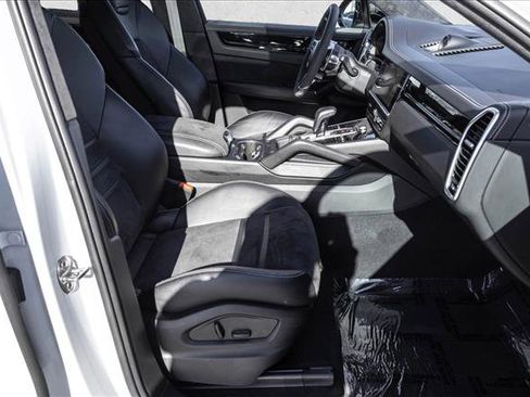 Used 2022 Porsche Cayenne GTS image 25