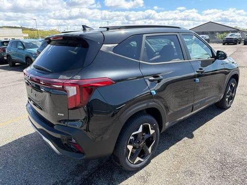 New 2026 Kia Seltos S AWD/4WD image 3