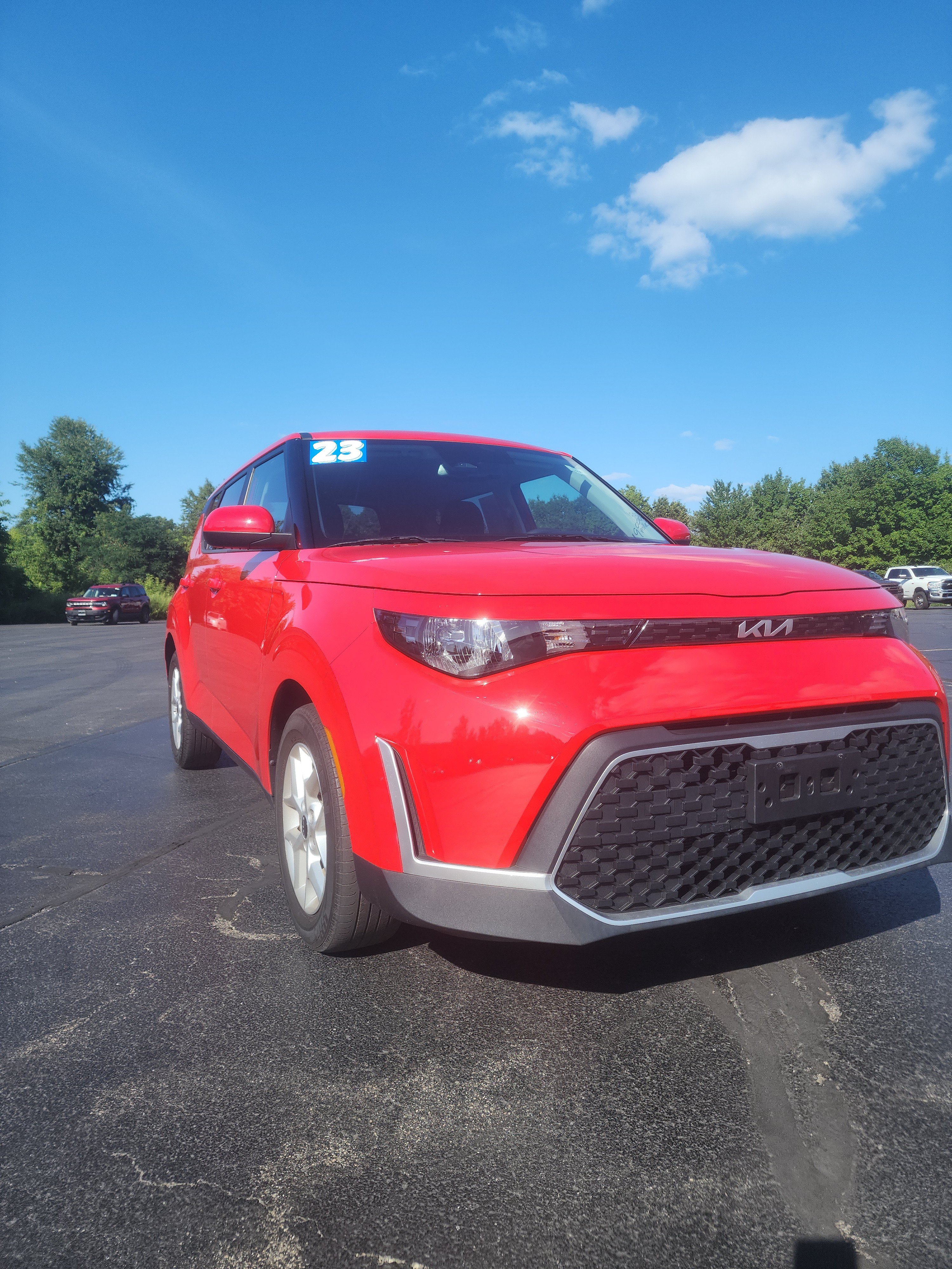 Used 2023 Kia Soul S FWD image 1