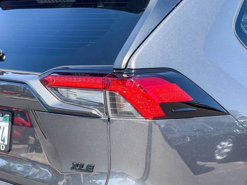 Used 2022 Toyota RAV4 XLE Premium w/ Carpet Mat Package (TMS) FWD image 8