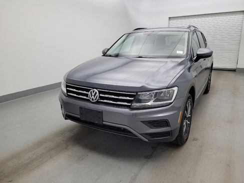 Used 2020 Volkswagen Tiguan SE w/ Panoramic Sunroof Package AWD/4WD image 15