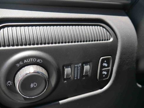 Used 2024 Jeep Grand Wagoneer Series III AWD/4WD image 30