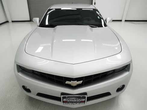 Used 2011 Chevrolet Camaro LT RWD image 2