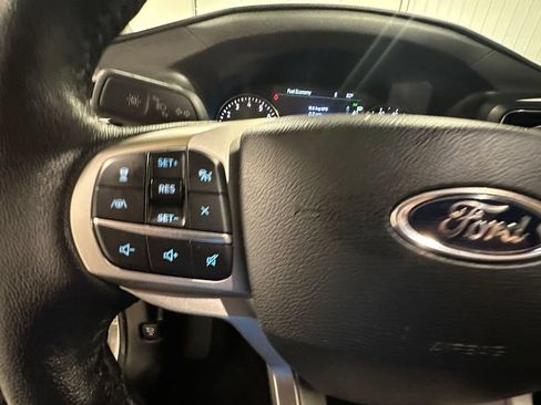 Used 2022 Ford Explorer XLT w/ Equipment Group 202A AWD/4WD image 41