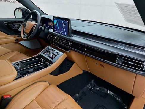 Used 2023 Lincoln Aviator Black Label w/ Dynamic Handling Package image 32