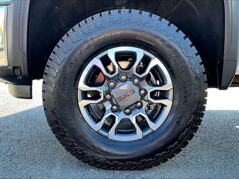 Used 2025 GMC Sierra 2500 SLE AWD/4WD image 34