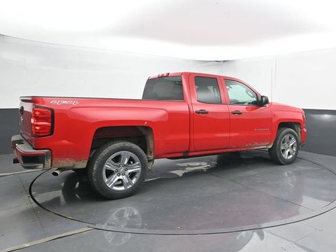 Used 2017 Chevrolet Silverado 1500 Custom w/ Custom Convenience Package AWD/4WD image 2