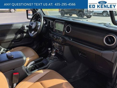 Used 2021 Jeep Wrangler Unlimited Sahara w/ Cold Weather Group AWD/4WD image 28