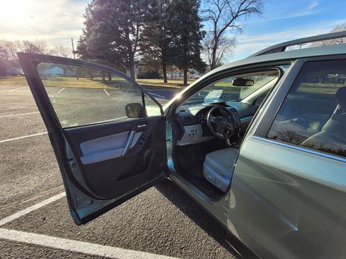 Used 2014 Subaru Forester 2.5i Limited w/ Popular Package #2 image 10