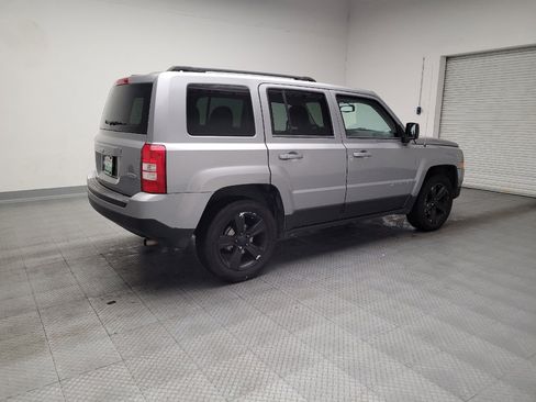 Used 2017 Jeep Patriot Latitude FWD image 10