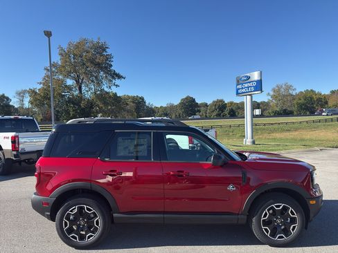 New 2025 Ford Bronco Sport Outer Banks AWD/4WD image 4