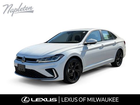 Used 2025 Volkswagen Jetta SE w/ Black Wheel Package FWD image 1