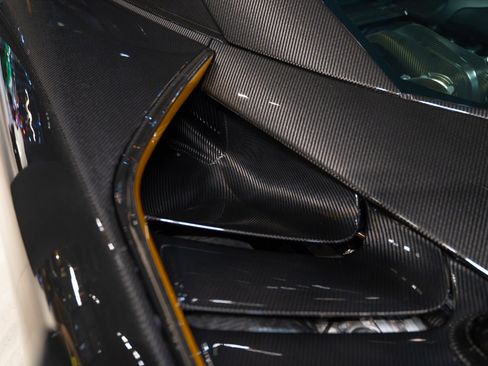 Used 2019 McLaren Senna RWD image 48