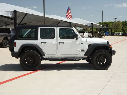 Used 2025 Jeep Wrangler Unlimited Sport AWD/4WD image 6