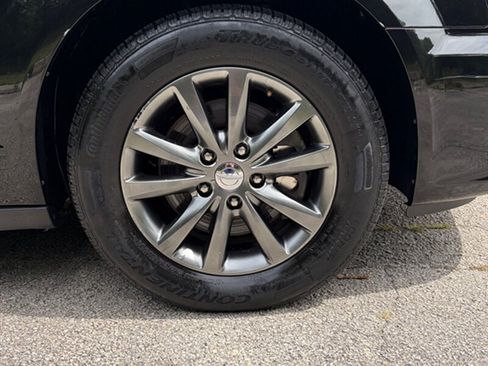 Used 2016 Chrysler Town & Country S FWD image 29