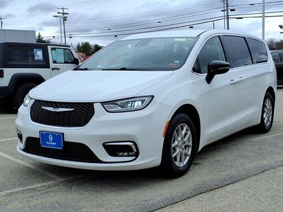 Used 2024 Chrysler Pacifica Touring-L