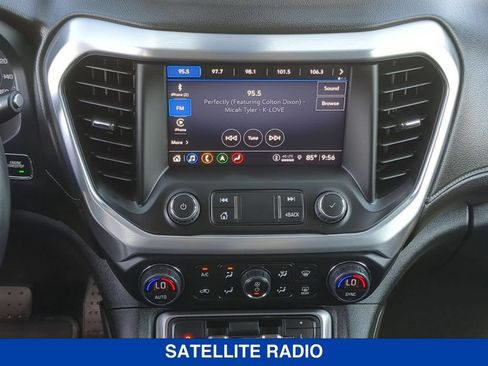 Used 2023 GMC Acadia SLT AWD/4WD image 15