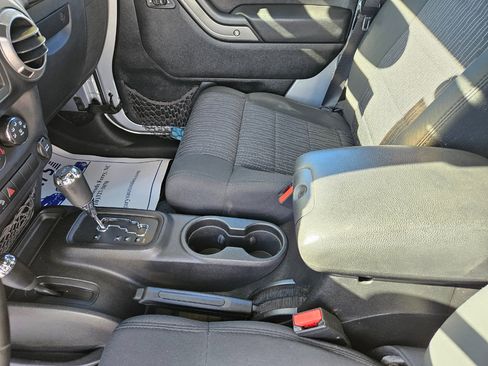 Used 2012 Jeep Wrangler Unlimited Sport image 13