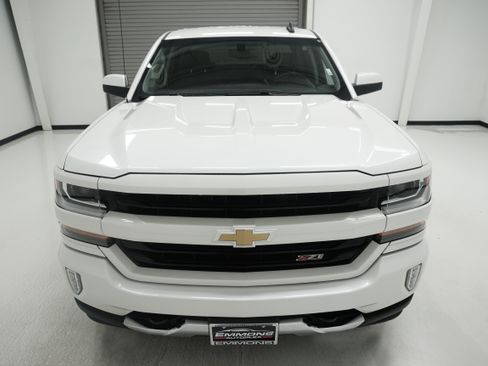 Used 2018 Chevrolet Silverado 1500 LT w/ Texas Edition AWD/4WD image 2