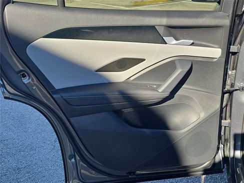 New 2026 Volkswagen Tiguan SE R-Line image 8